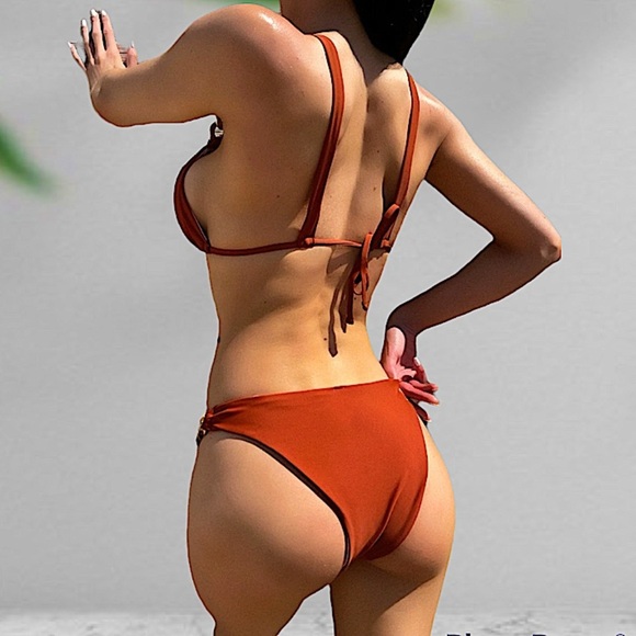 TRIANGLE CHAIN ACCENT BIKINI - Picture 4 of 8